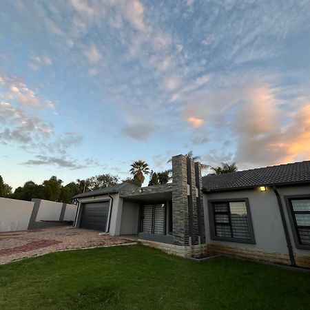 The Benjamin Accomodation Эденвейл Экстерьер фото