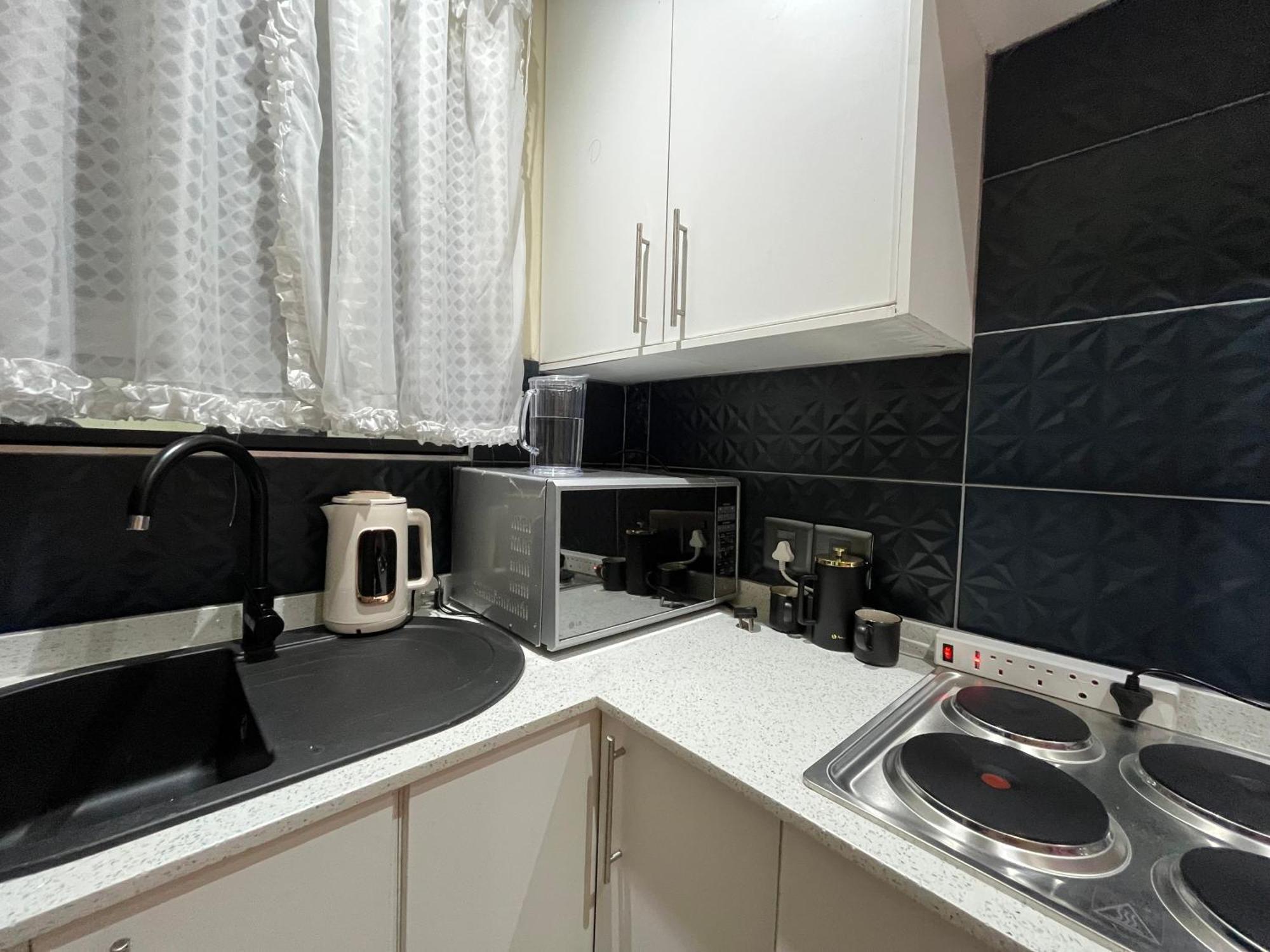 The Benjamin Accomodation Эденвейл Экстерьер фото